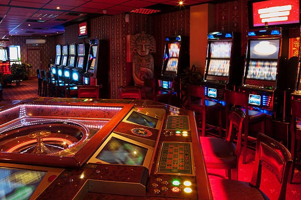 goltogel alternatif app showing live casino tables and payment options